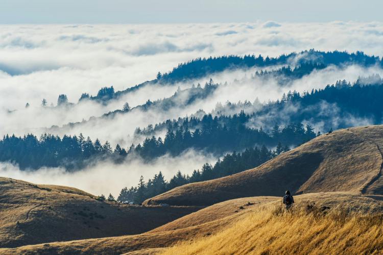 montagne avec brouillard qui passe